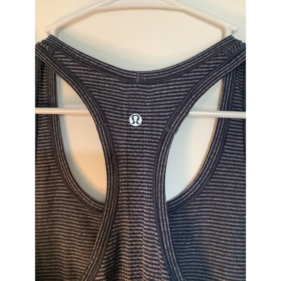 Lululemon Swiftly Tech Racerback Tank Top 2.0 Blue Stripe Size 6 - Picture 3 of 5